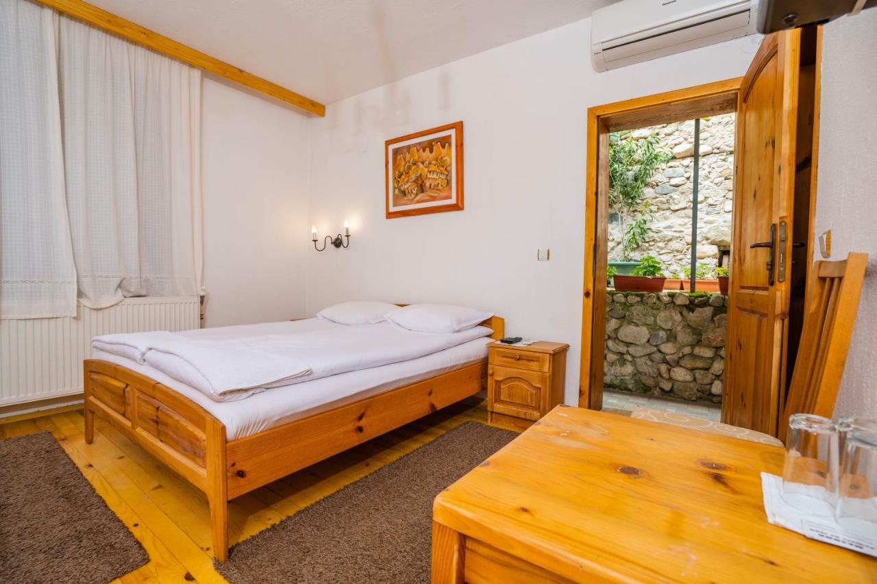 Toni'S Guest House เมลนิค ภายนอก รูปภาพ